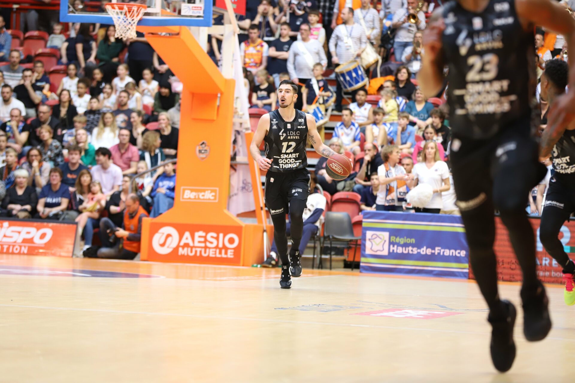 France’s LNB signs broadcast deal with Skweek, La Chaîne L’Équipe